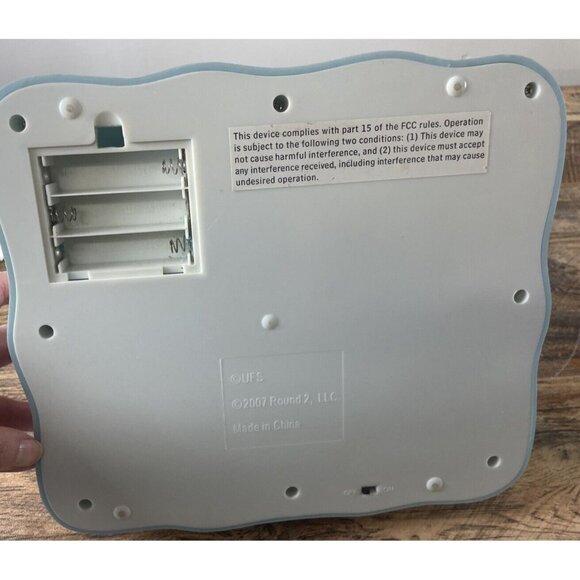 A Charlie Brown Peanuts Christmas Skating Pond Music & Motion 2007 Snoopy Used - Picture 11 of 16